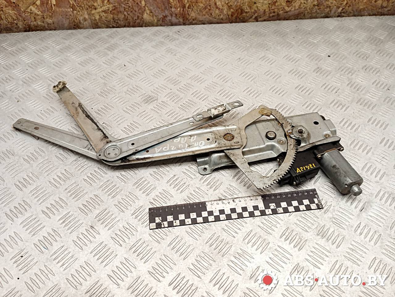 стеклоподъемник электрический передний правый Opel Tigra 1 поколение 1996, 0130821655, 90520200, 90520202, 190470100 - фото №1