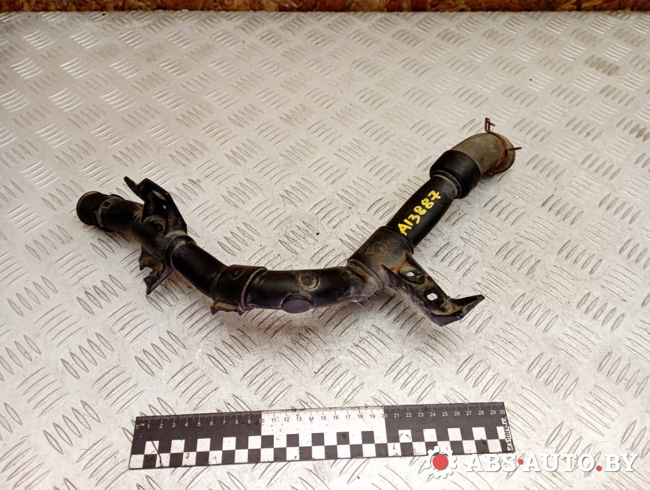 трубка охлаждающей жидкости Peugeot 307 1 поколение 2003, 1.6 л., бензин, МКПП, хетчбэк 3 дв. - фото №1