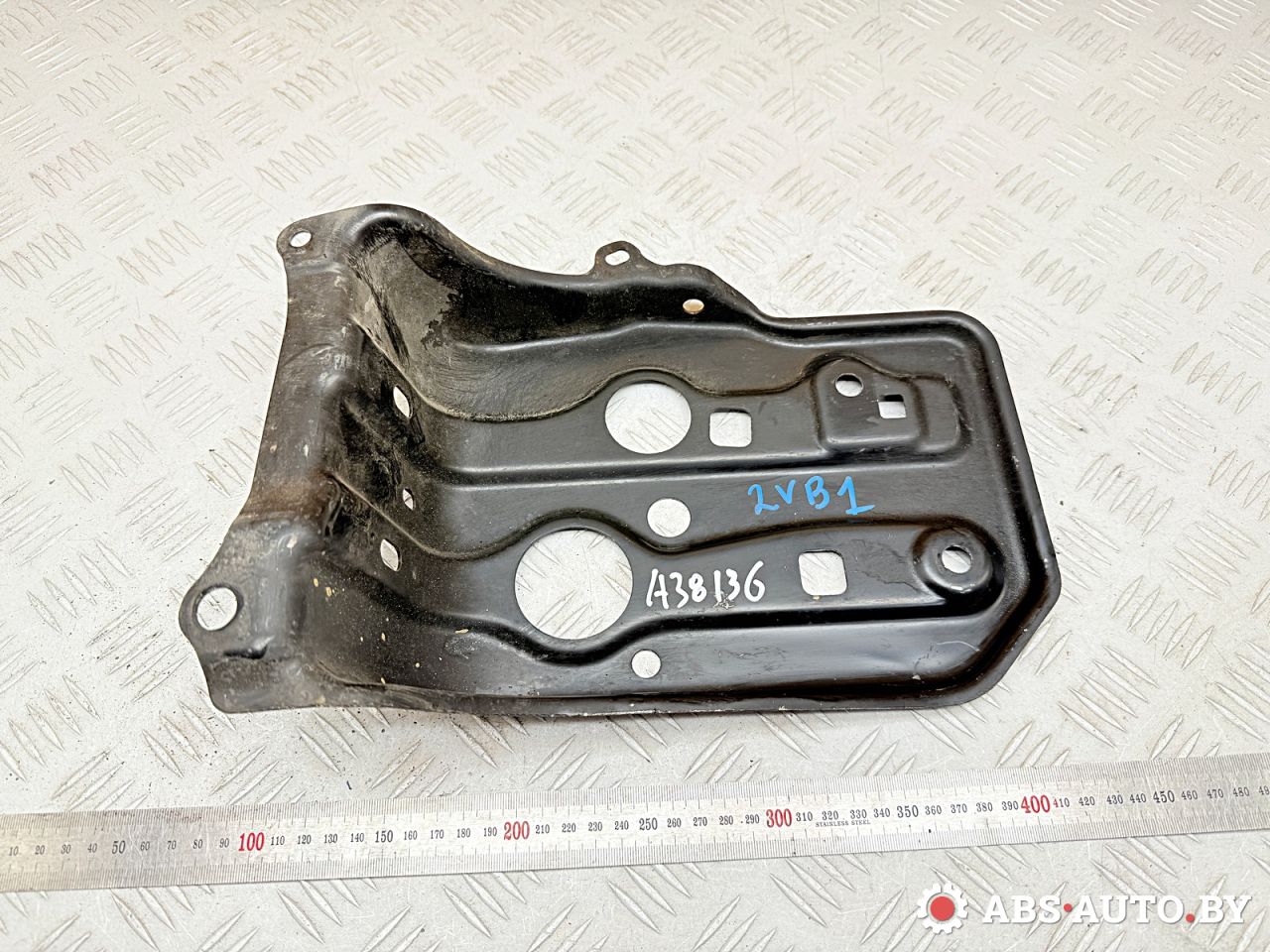 полка аккумулятора Toyota RAV4 3 поколение (XA30) 2007, 2.2 л., 2AD-FTV, дизель, МКПП, внедорожник 5 дв., 7441142020 - фото №1