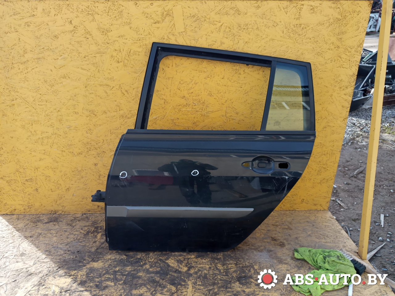 дверь задняя левая Renault Megane 2 поколение 2006, универсал - фото №1