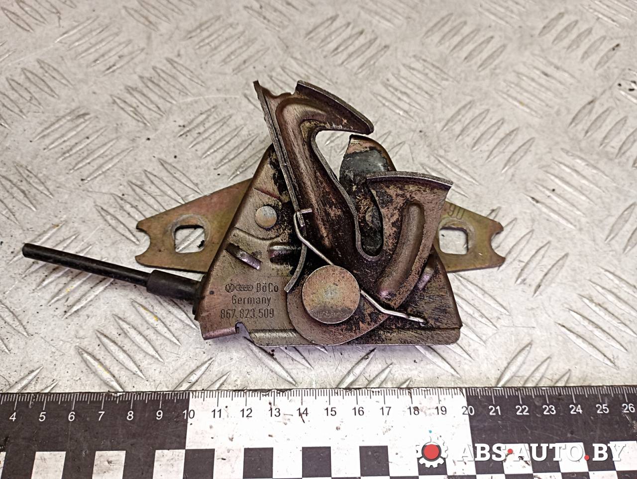 замок капота Volkswagen Passat B3 1993, 867823509 - фото №1