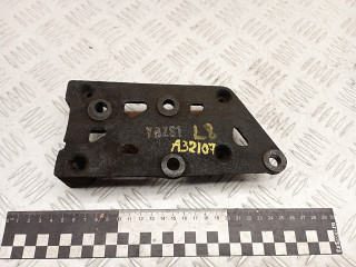 кронштейн компрессора кондиционера Hyundai Terracan 1 поколение [рестайлинг] 2004, 2.9 л., дизель, МКПП, внедорожник 5 дв.