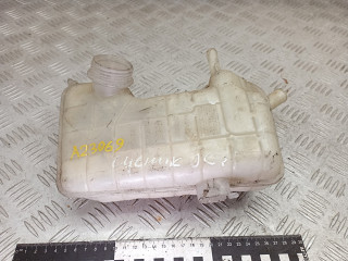 бачок расширительный Renault Scenic 2 поколение 2005, 1.5 л., дизель, МКПП, передний привод, 8200262036