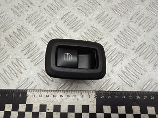 кнопка стеклоподъемника двери задней Mercedes-Benz A W169 2 поколение (2004-2008) 2005, 1.5 л., M 266.920, бензин, МКПП, хетчбэк 5 дв., правый руль, A2518200510, 03128150, 9051679300, 2518200510