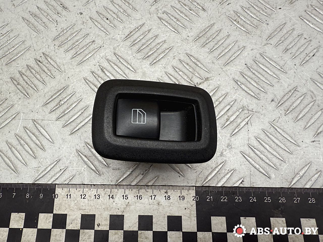 кнопка стеклоподъемника двери задней Mercedes-Benz A W169 2 поколение (2004-2008) 2005, 1.5 л., M 266.920, бензин, МКПП, хетчбэк 5 дв., правый руль, A2518200510, 03128150, 9051679300, 2518200510 - фото №1