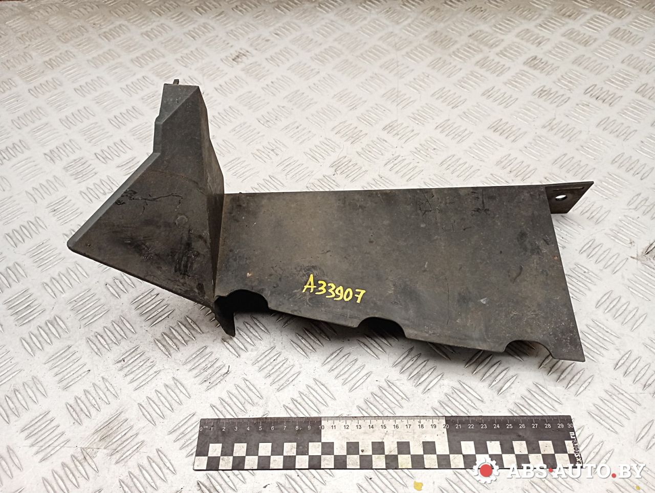 воздуховод (дефлектор) радиатора Mazda 6 GG 2003, 2.0 л., бензин, МКПП, правый руль, GJ6A50151 - фото №1