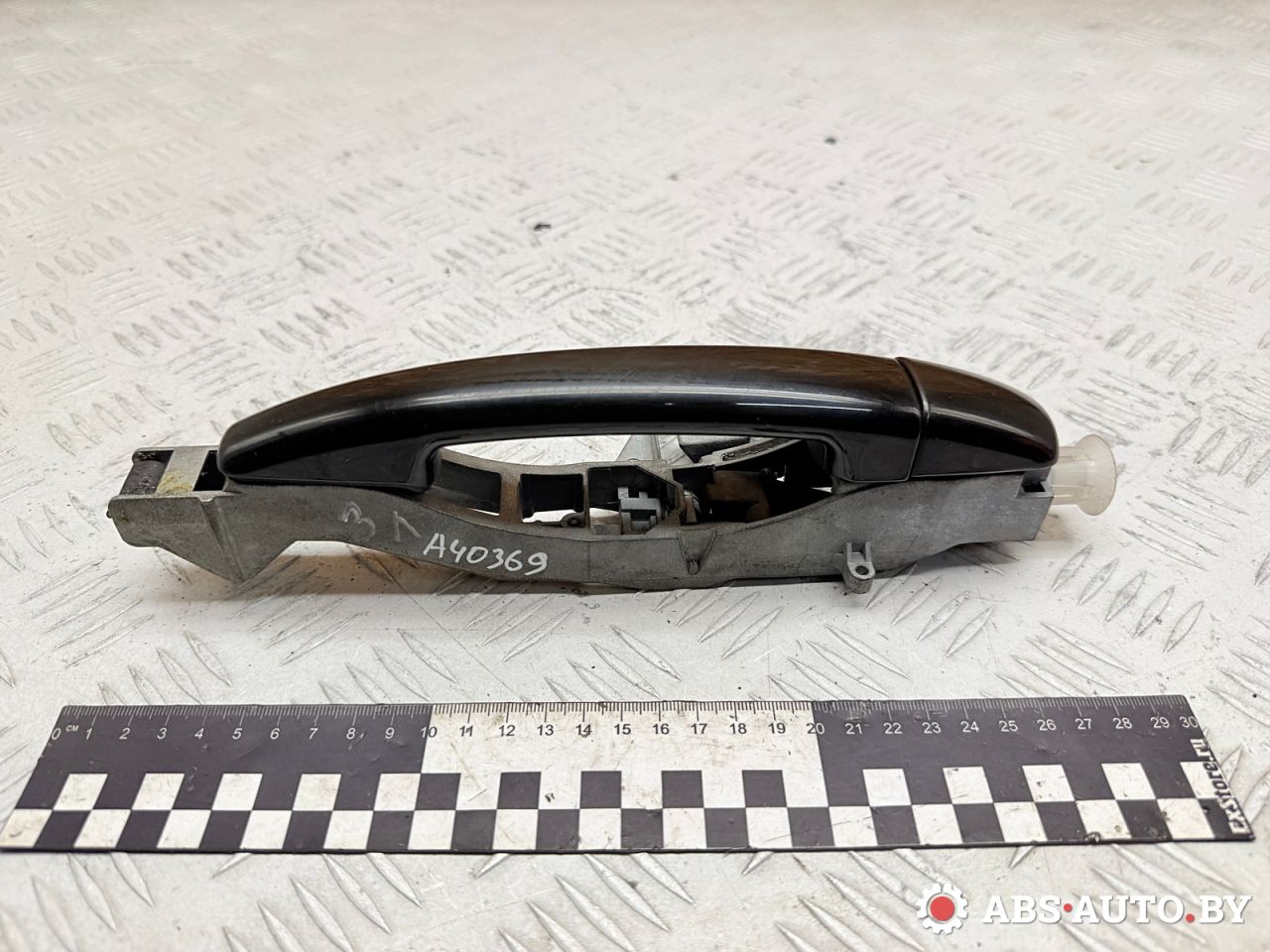 ручка наружная задняя левая Peugeot 3008 1 поколение 2011, 2.0 л., RHH (DW10CTED4), дизель, робот, 111671ZP5G1, 9684560080 - фото №1