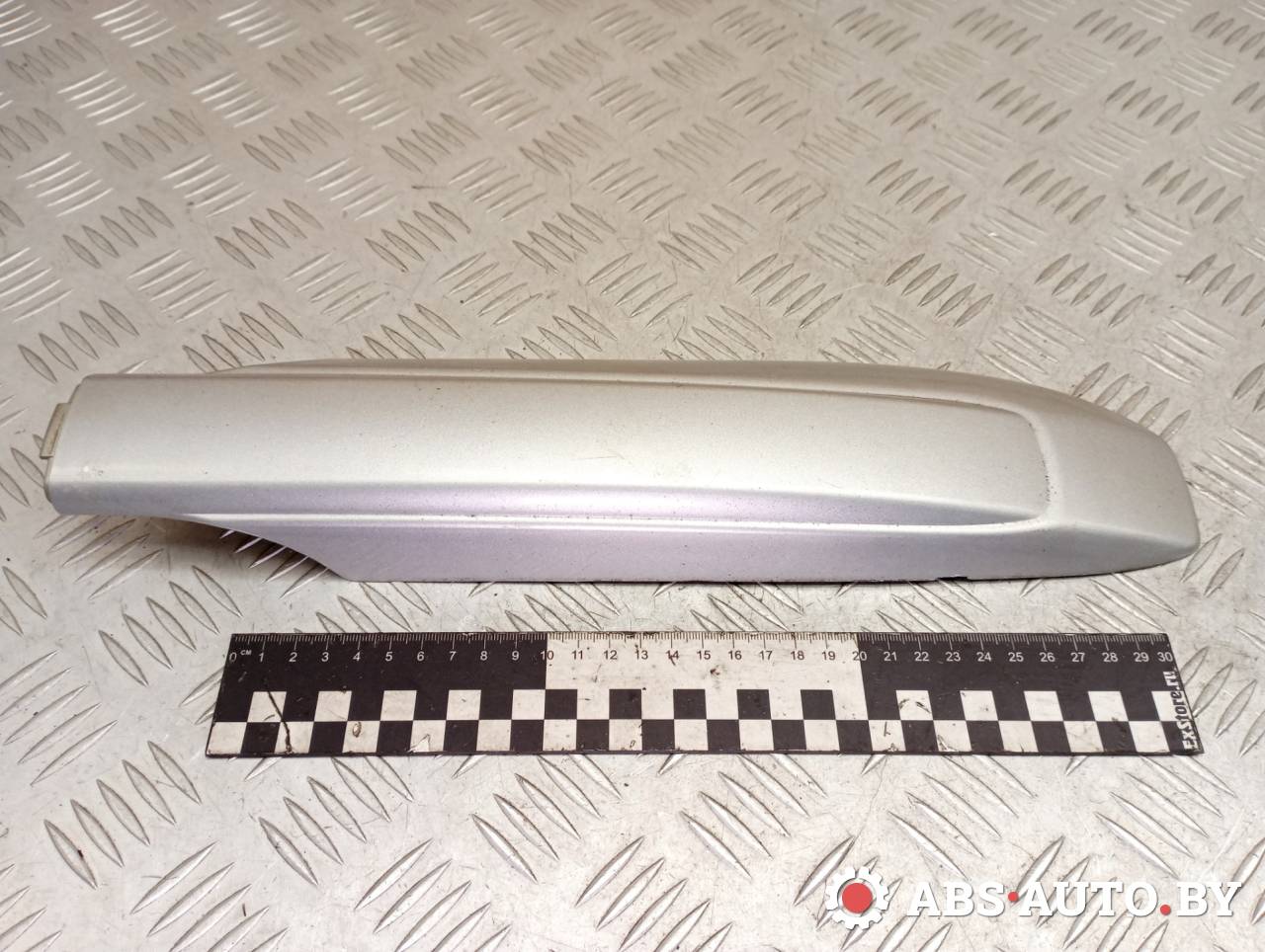 крышка (заглушка) рейлинга Kia Sorento 2 поколение 2010, 2.2 л., дизель, МКПП, полный привод, правый руль, 872532P000 - фото №1