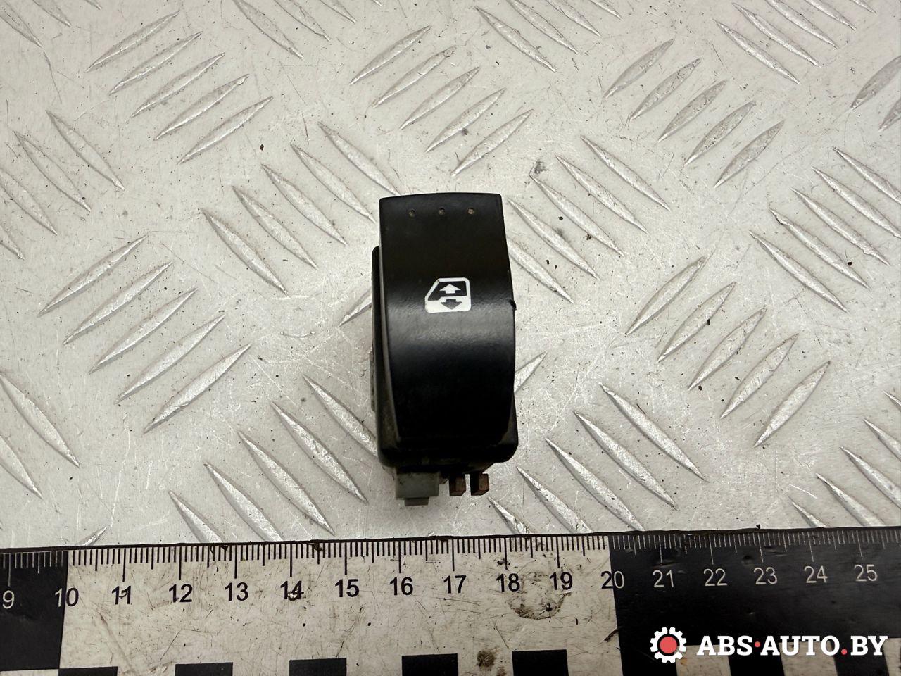 кнопка стеклоподъемника Renault Laguna 2 поколение 2001, 1.9 л., F9Q 750, дизель, МКПП, хетчбэк 5 дв., 2808202, 220511B - фото №1