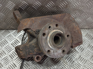 ступица передняя левая Volkswagen Transporter T4 2000, бензин