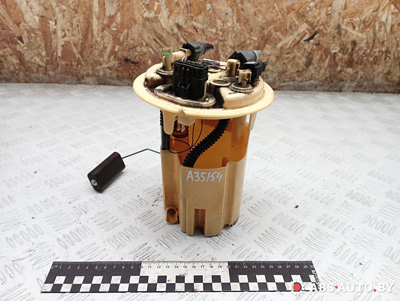 датчик уровня топлива Peugeot 3008 1 поколение 2012, 1.6 л., дизель, робот, передний привод, правый руль, 9680353680, 9681286080, 1525LA, 702700070 - фото №1