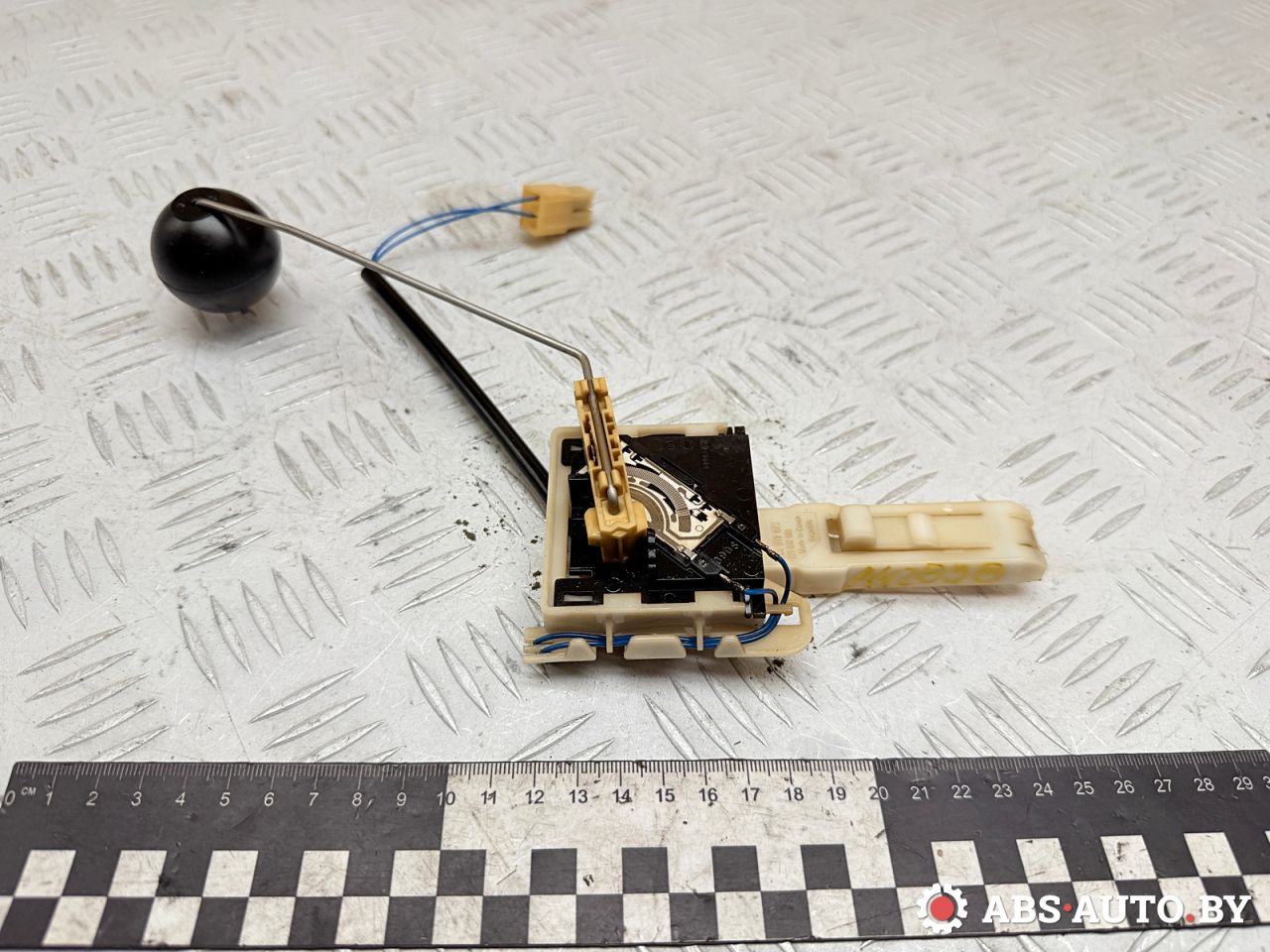 датчик уровня топлива Volkswagen Touareg 1 поколение 2006, 3.0 л., BKS, дизель, АКПП, внедорожник 5 дв., полный привод, 7L0919673F, 221842003009, 81358109 - фото №1