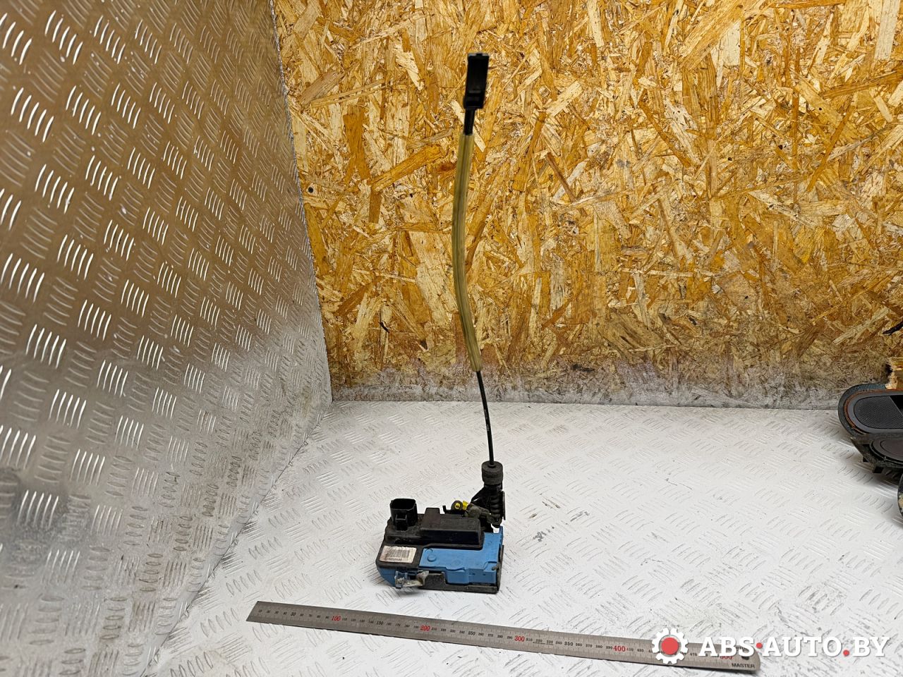 замок двери передней правой Volvo S60 1 поколение 2003, 2.4 л., дизель, МКПП, седан, 8650546 - фото №1