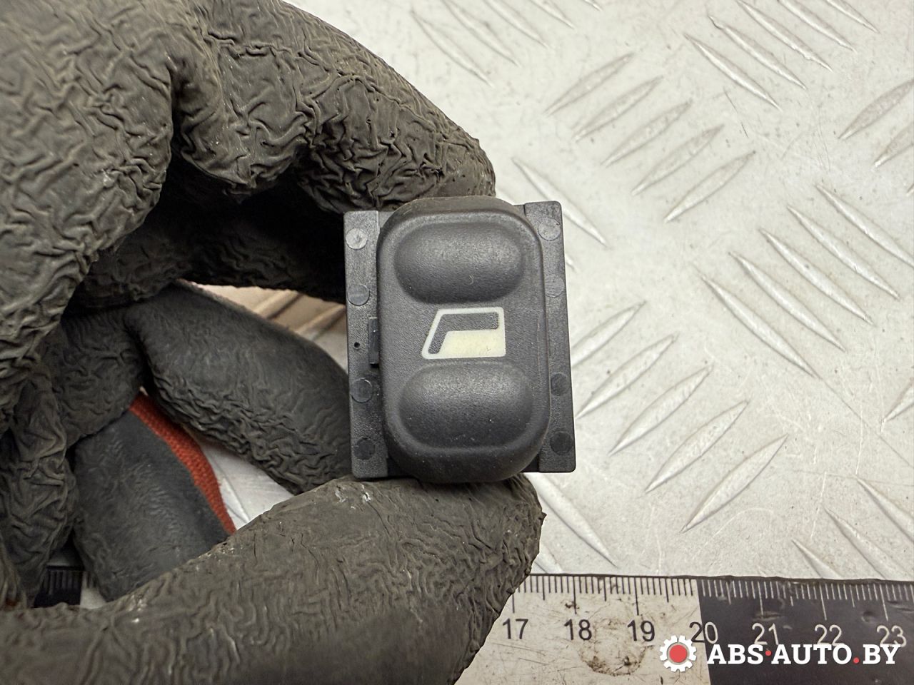 кнопка стеклоподъемника двери Peugeot 607 1 поколение 2001, 2.2 л., 4HX (DW12TED4/FAP), дизель, МКПП, седан - фото №1