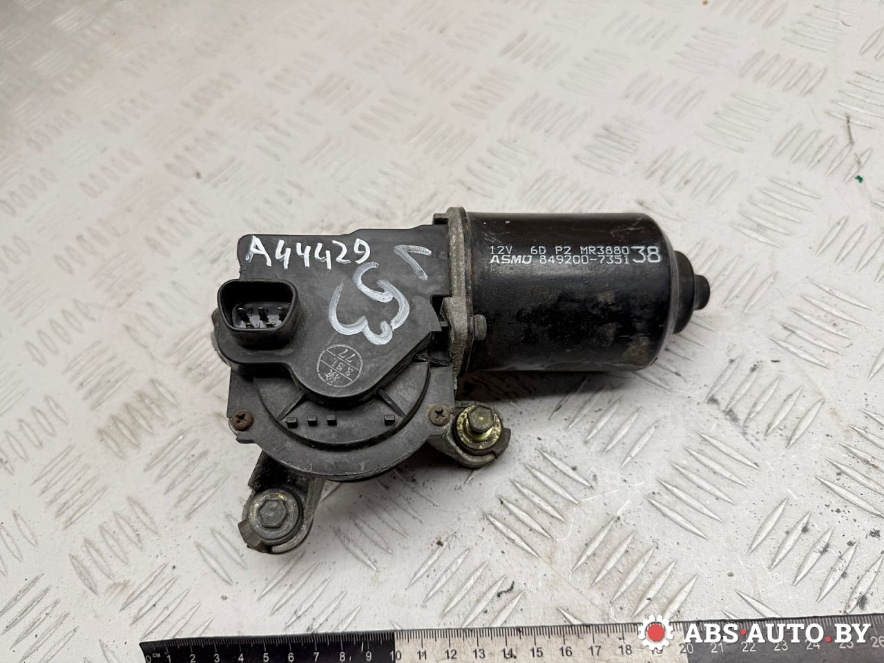 моторчик передних стеклоочистителей (дворников) Mitsubishi Pajero 3 поколение 2002, 3.2 л., дизель, МКПП, внедорожник 3 дв., полный привод, MR388038, 8492007351 - фото №1