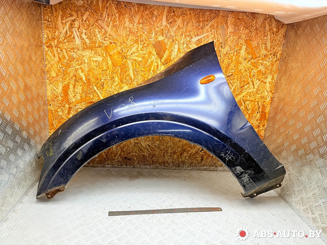 крыло переднее левое Mitsubishi Pajero 3 поколение 2002, 3.2 л., дизель, МКПП, внедорожник 3 дв., полный привод - фото №1