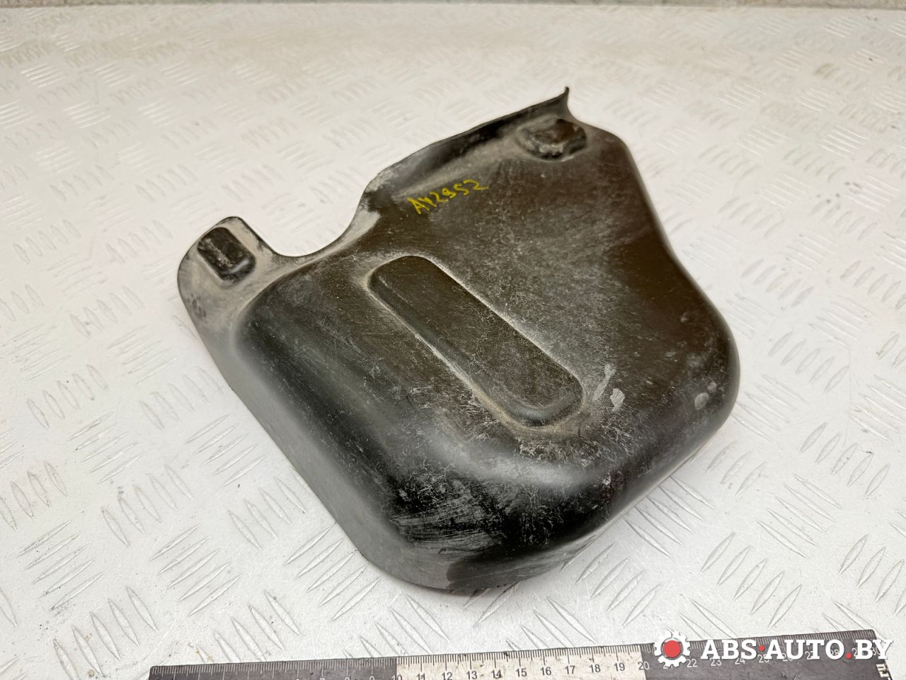 защита топливного бака Volkswagen Touareg 1 поколение 2006, 3.0 л., BKS, дизель, АКПП, внедорожник 5 дв., полный привод, 7L0945083B - фото №1