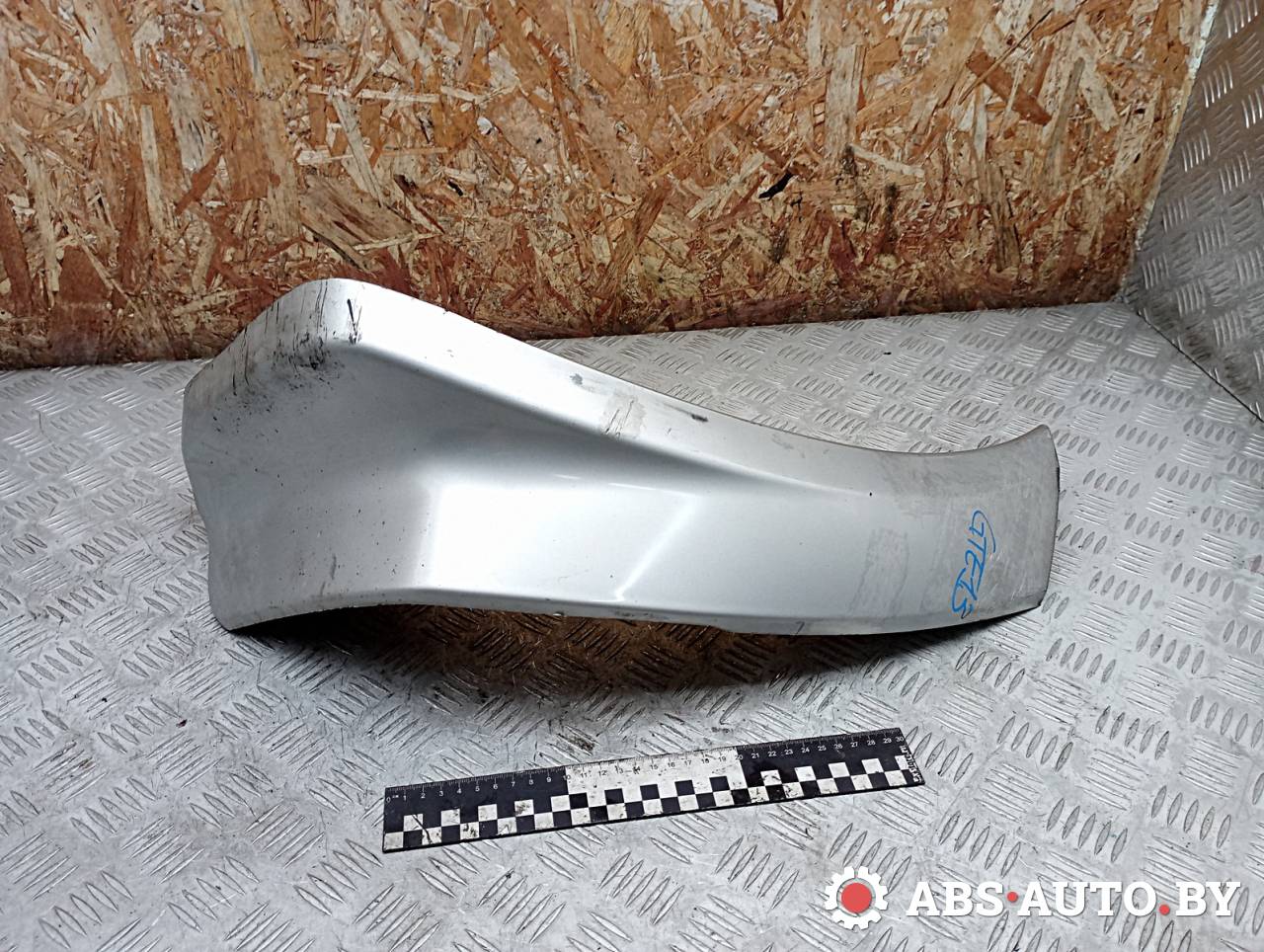 брызговик Mitsubishi Pajero 3 поколение 2002, 3.2 л., дизель, МКПП, внедорожник 3 дв., MR478777 - фото №1