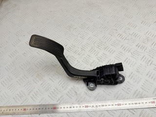 педаль Mazda 6 1 поколение [рестайлинг] 2005, 2.0 л., дизель, МКПП, универсал, 1988003400