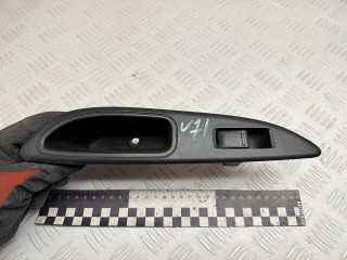 кнопка стеклоподъемника двери задней левой Nissan Primera P12 2002, 2.2 л., YD22DDT, дизель, МКПП, седан, 25411AV600, 82960AV760