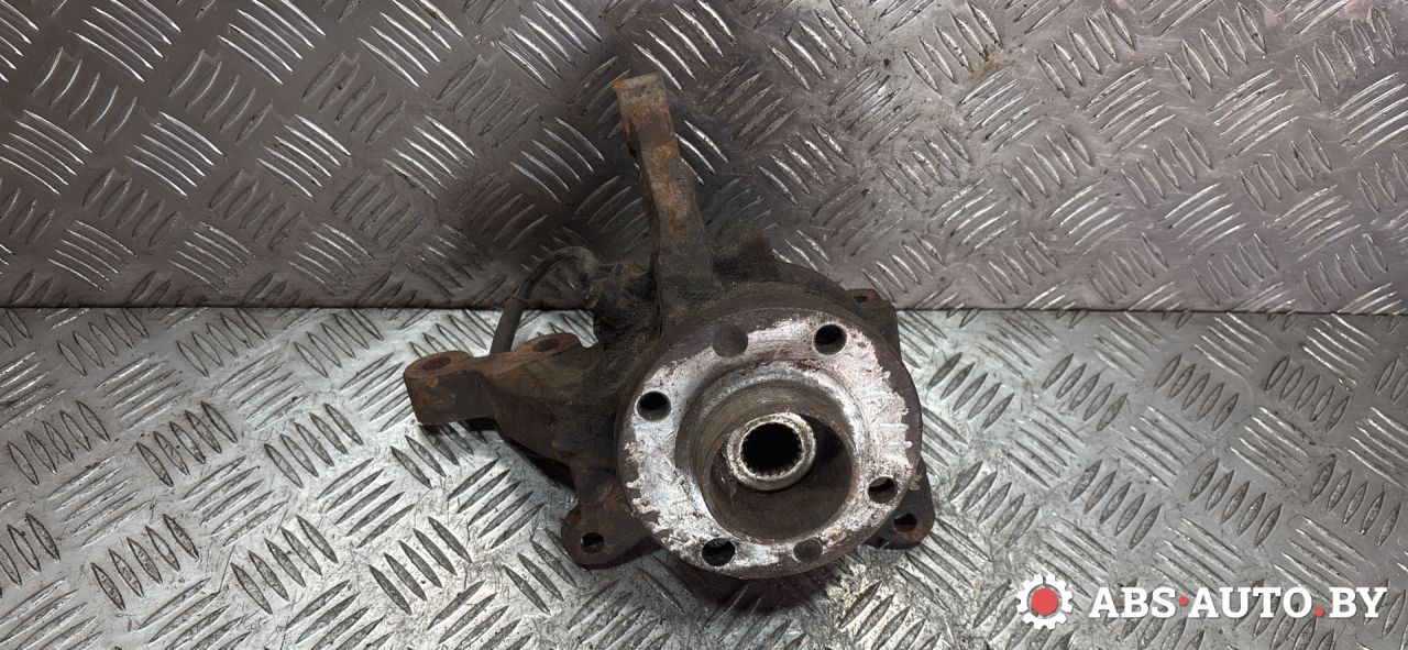 ступица передняя левая Renault Megane 2 поколение 2006, 1.6 л., бензин - фото №1