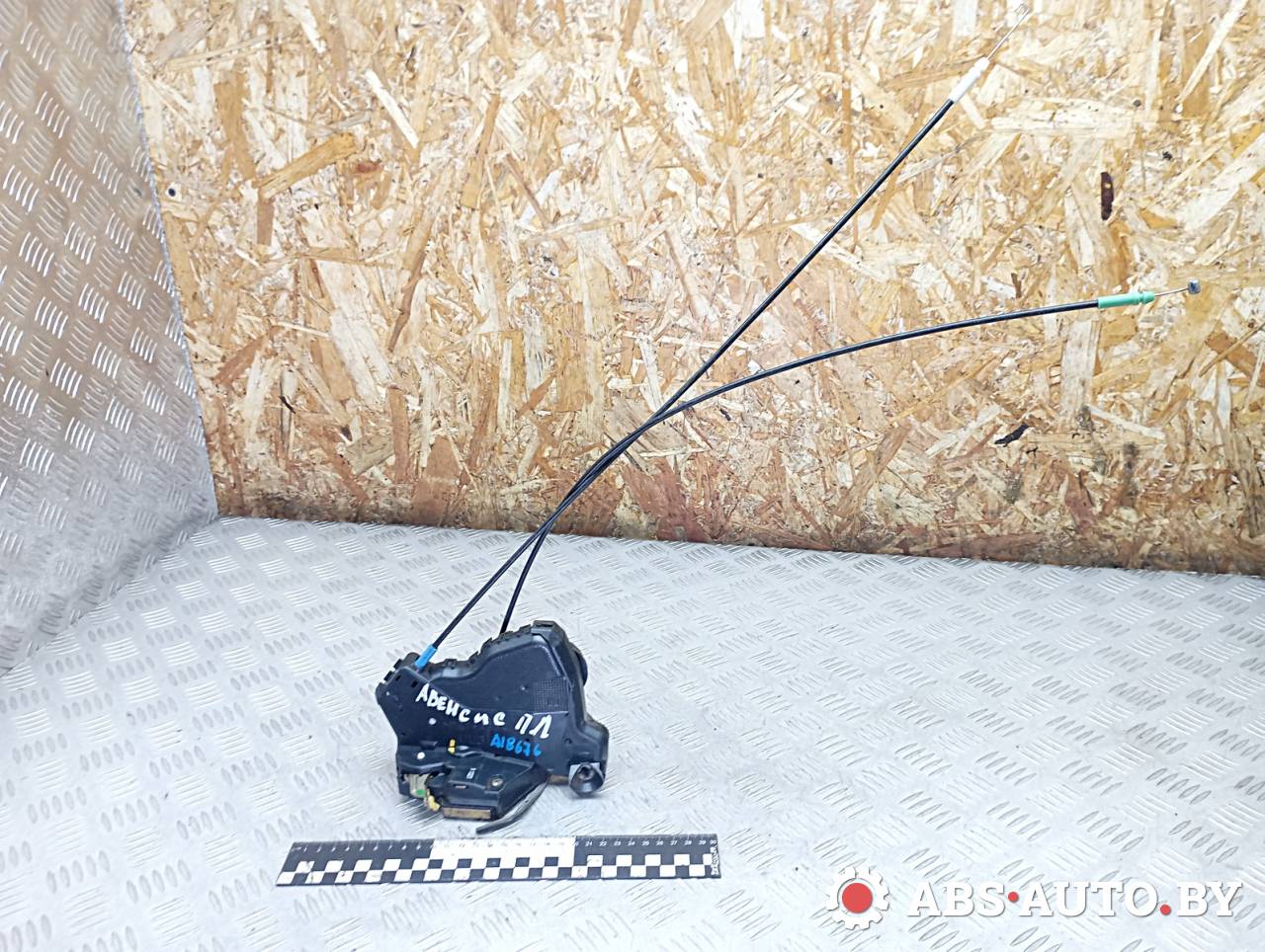 замок двери передней левой Toyota Avensis 2 поколение (T250) 2005 - фото №1