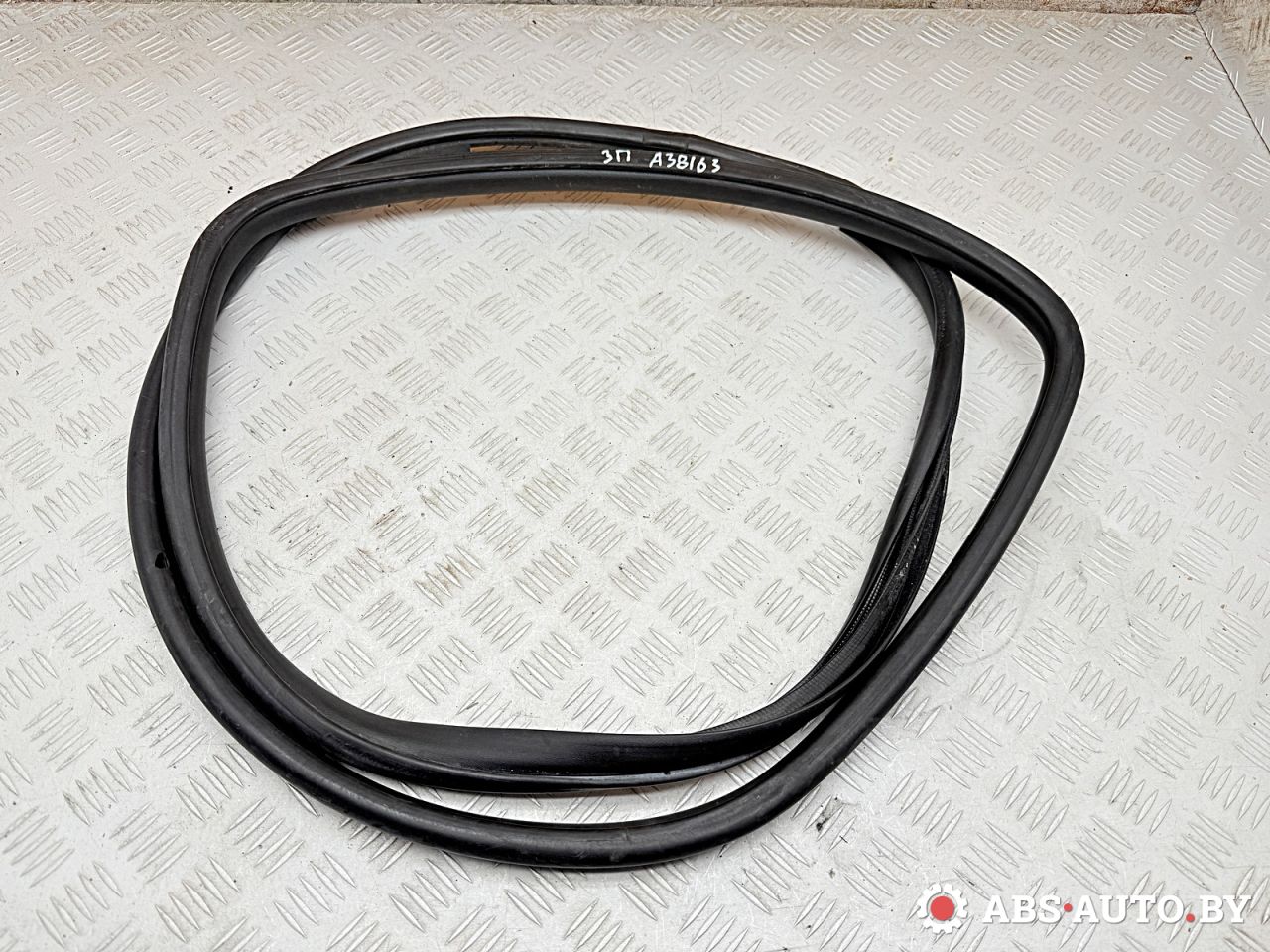 уплотнитель двери Toyota RAV4 3 поколение (XA30) 2007, 2.2 л., 2AD-FTV, дизель, МКПП, внедорожник 5 дв. - фото №1