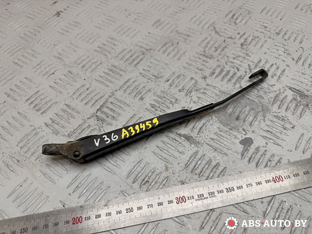 щеткодержатель задний Mercedes-Benz A W168 1 поколение (1997-2001) 2000, 1.7 л., OM 668.940, дизель, АКПП, хетчбэк 5 дв., передний привод, A1688201044, 1688201044 - фото №1