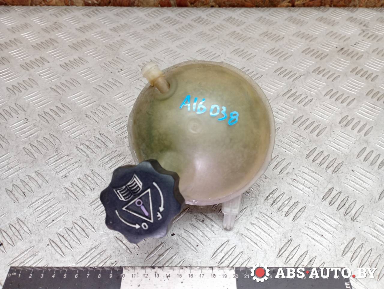 бачок расширительный Peugeot 308 T7 2009, 1.6 л., EP6, бензин, МКПП, передний привод, 1323AH, 15168, 1323Z8, 1323W4 - фото №1