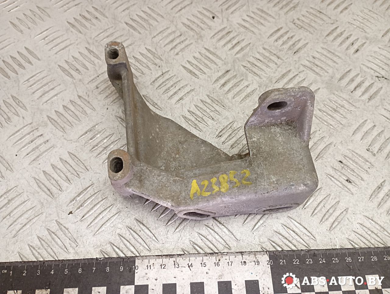 кронштейн гидроусилителя Audi 80 8C/B4 1994, 2.0 л., бензин, 026145531D - фото №1