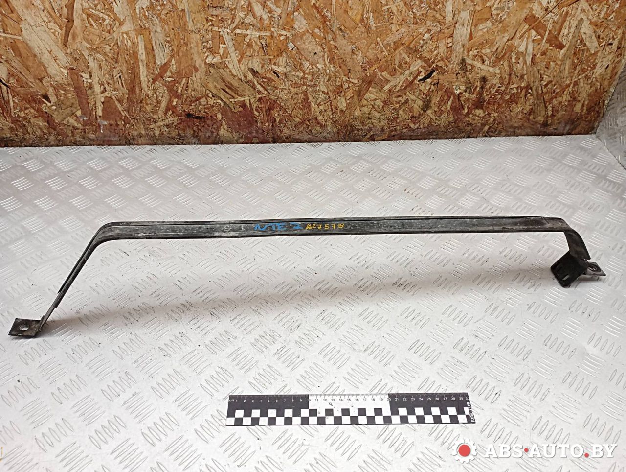 крепление бака топливного Toyota RAV4 2 поколение (XA20) 2003, 2.0 л., 1CD-FTV, дизель, МКПП, внедорожник 5 дв. - фото №1