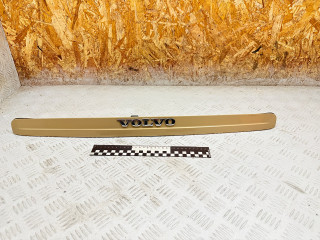 накладка подсветки номера Volvo V50 1 поколение [рестайлинг] 2008, 2.4 л., B 5244 S4, бензин, МКПП, универсал, 30753026