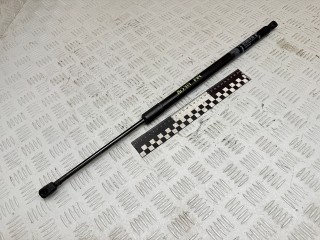 амортизатор крышки багажника (3-5 двери) Jeep Cherokee 5 поколение 2016, 2.0 л., EBT, дизель, АКПП, внедорожник 5 дв., 68103066AD