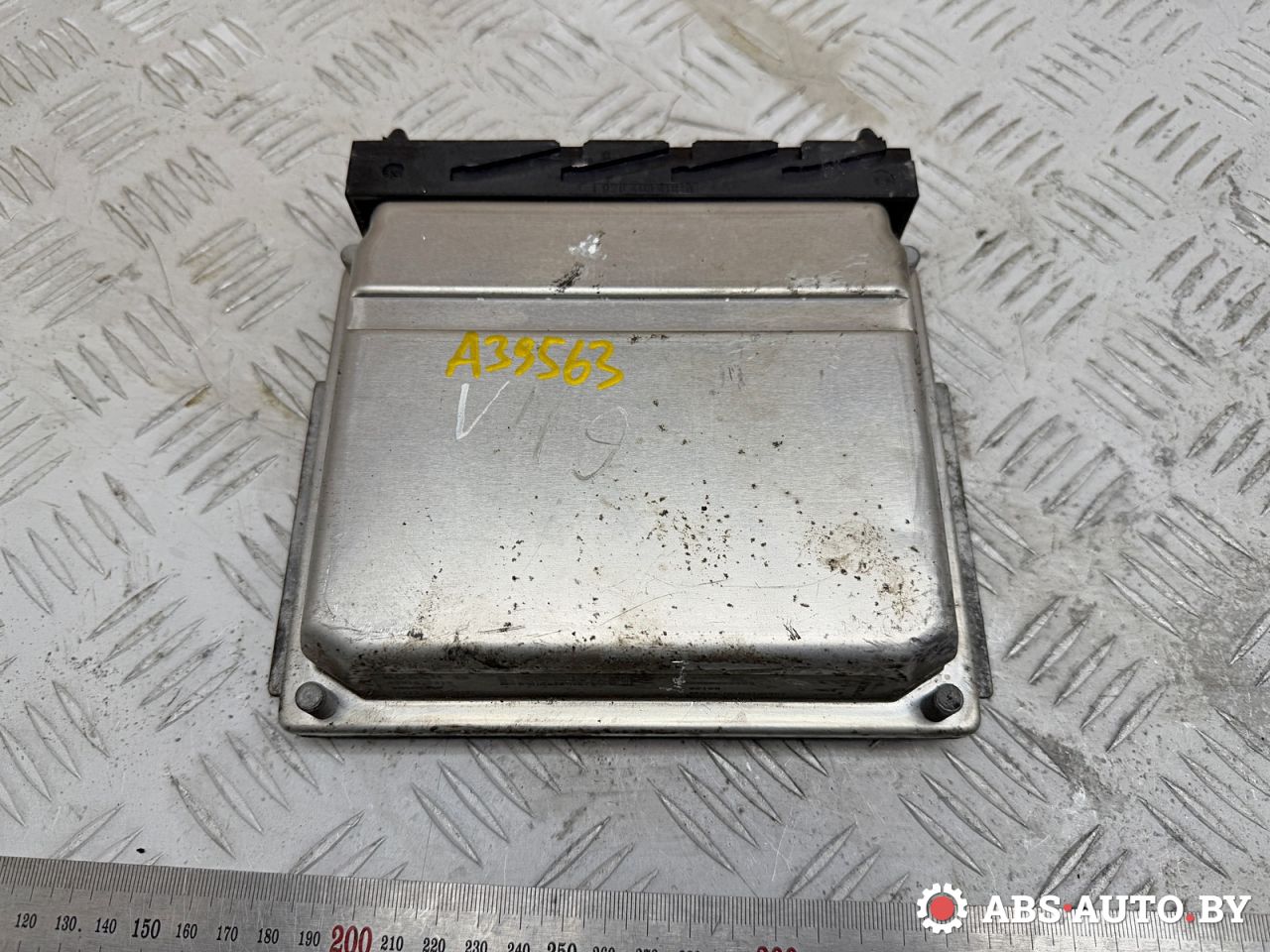 блок управления двигателем Volvo S60 1 поколение 2003, 2.4 л., дизель, МКПП, седан, 0281010319, 08677708A - фото №1