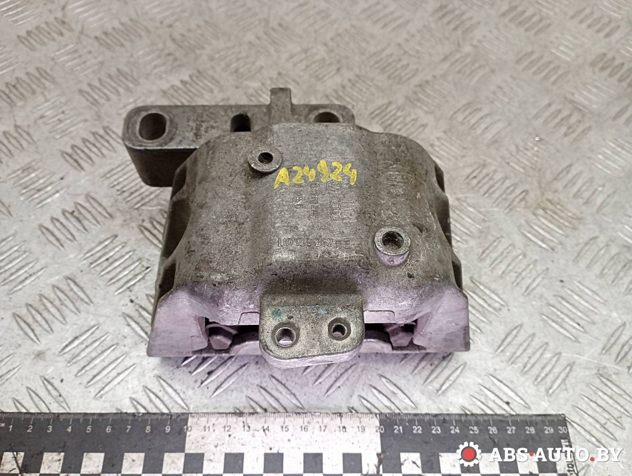 подушка крепления двигателя Volkswagen Bora 1 поколение 2004, 1.6 л., бензин, МКПП, седан, 1J0199262BE - фото №1