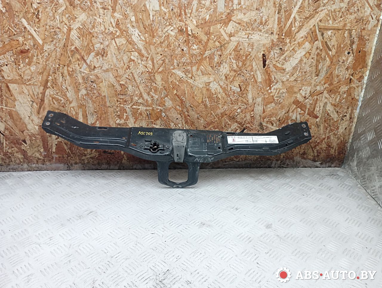 передняя панель крепления облицовки (телевизор) Mercedes-Benz C-Класс W202/S202 1996, 2.2 л., дизель - фото №1