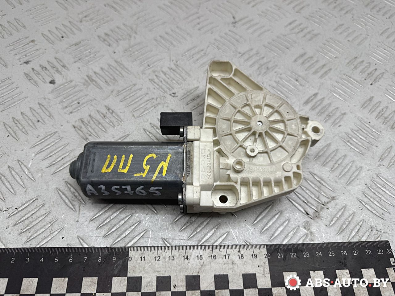 моторчик стеклоподъемника передний правый Mercedes-Benz B-Класс W245 2006, 1.5 л., M 266.920, бензин, МКПП, правый руль, A1698204242, 996137102, 7746012902 - фото №1