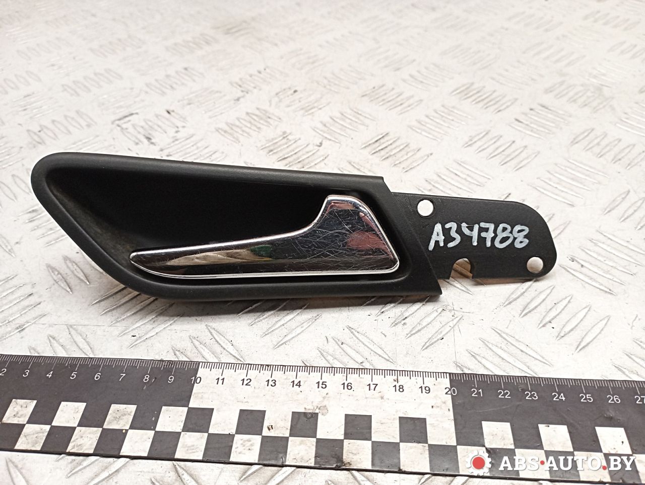 ручка внутренняя передняя правая Mercedes-Benz A W169 2 поколение (2004-2008) 2008, 2.0 л., OM 640.942, дизель, МКПП, хетчбэк 5 дв., правый руль, A1697601061 - фото №1