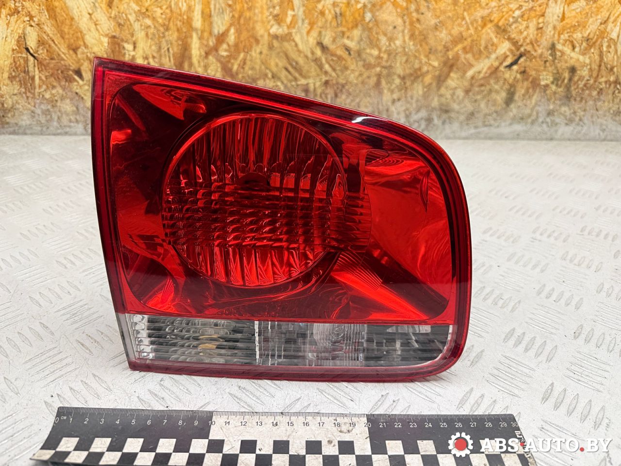 фонарь крышки багажника левый Volkswagen Touareg 1 поколение 2006, 3.0 л., BKS, дизель, АКПП, внедорожник 5 дв., полный привод, 28269003, 7L6945093H - фото №1