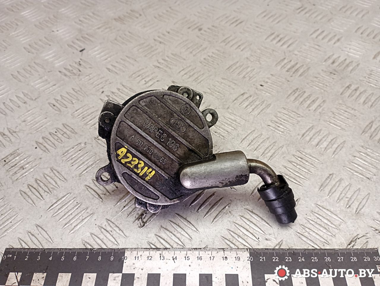 насос вакуумный Mercedes-Benz S-Класс W220 2002, 3.2 л., дизель, АКПП, седан, A6112300065, 6112300065 - фото №1