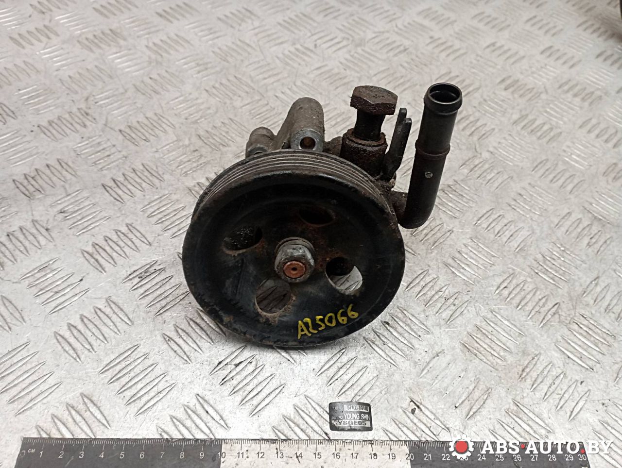 насос гидроусилителя руля Kia Rio 2 поколение 2007, 1.5 л., дизель, 571001G110, 5710017710, 571001G100, 571002F300, 571002F301, HPQ1415GQ, EX571001G110, P1415, P1415HG, 400N10680Z - фото №1