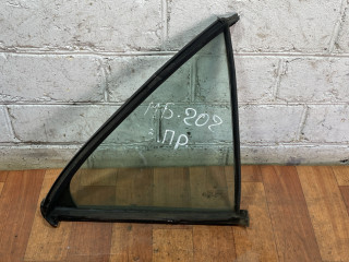 стекло двери задней правой Mercedes-Benz C-Класс W202/S202 (1993 - 1997), седан, E143R001057