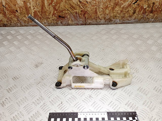 кулиса Toyota RAV4 2 поколение (XA20) [рестайлинг] 2005, 2.0 л., 1CD-FTV, дизель, МКПП, внедорожник 5 дв., 3353042040