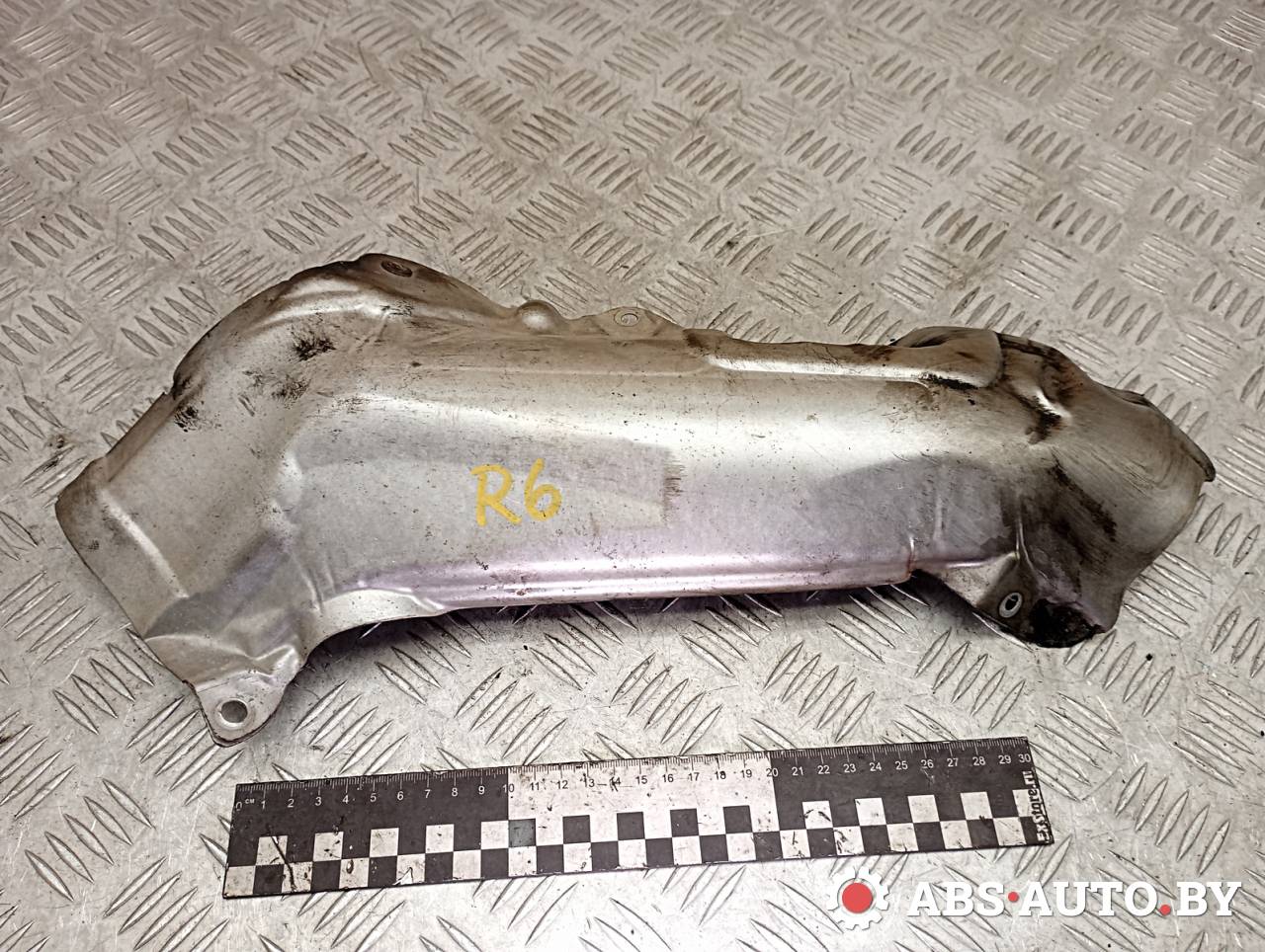 тепловой экран глушителя BMW 7 серия F01/F02 F01 2009, 4.4 л., бензин, АКПП, 7576999 - фото №1