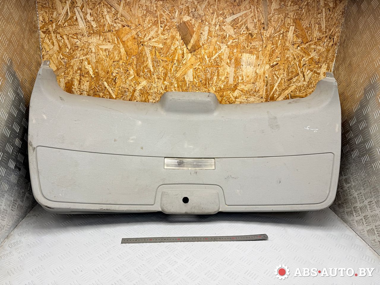 обшивка крышки багажника Chrysler Pacifica 1 поколение 2007, 4.0 л., EGQ, бензин, АКПП, 0TW51TRMAAG, 04685928AA - фото №1