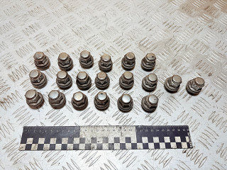 гайка колесная Toyota RAV4 3 поколение (XA30) 2007, 2.2 л., 2AD-FTV, дизель, МКПП, внедорожник 5 дв.