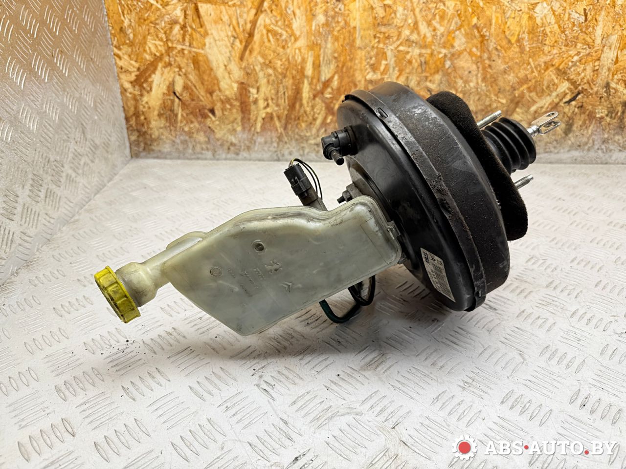 вакуумный усилитель тормозов Peugeot 207 1 поколение 2006, 1.6 л., 9HZ (DV6TED4), дизель, МКПП, хетчбэк 5 дв., 9657455880 - фото №1