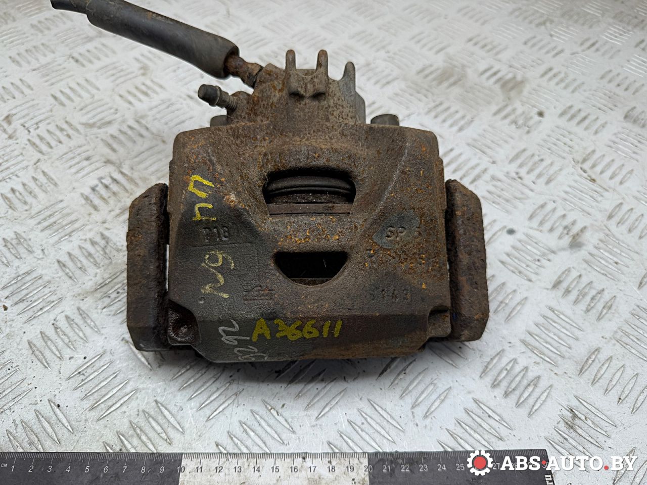 суппорт передний правый Citroen C4 Picasso 1 поколение 2009, 1.6 л., 9HZ (DV6TED4), дизель, АКПП, правый руль, 9670614080, 0986135259, 1651755380, 4400V8, 4400T5 - фото №1