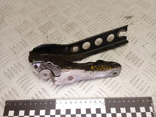 петля капота левая Skoda Octavia 2 поколение (A5) [рестайлинг] 2008, 1Z0823301C