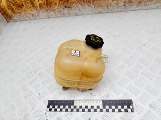 бачок расширительный Jeep Cherokee 5 поколение 2016, 2.0 л., EBT, дизель, АКПП, внедорожник 5 дв., 68193799AA, 68102155AC, 68096261AA